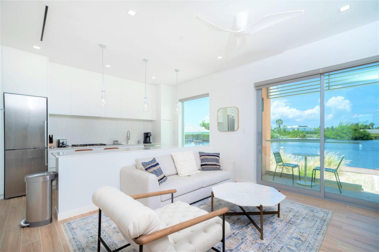 Cayman Luxury Rentals At One Canal Point Джорджтаун Экстерьер фото