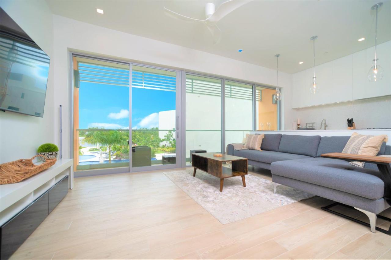 Cayman Luxury Rentals At One Canal Point Джорджтаун Экстерьер фото