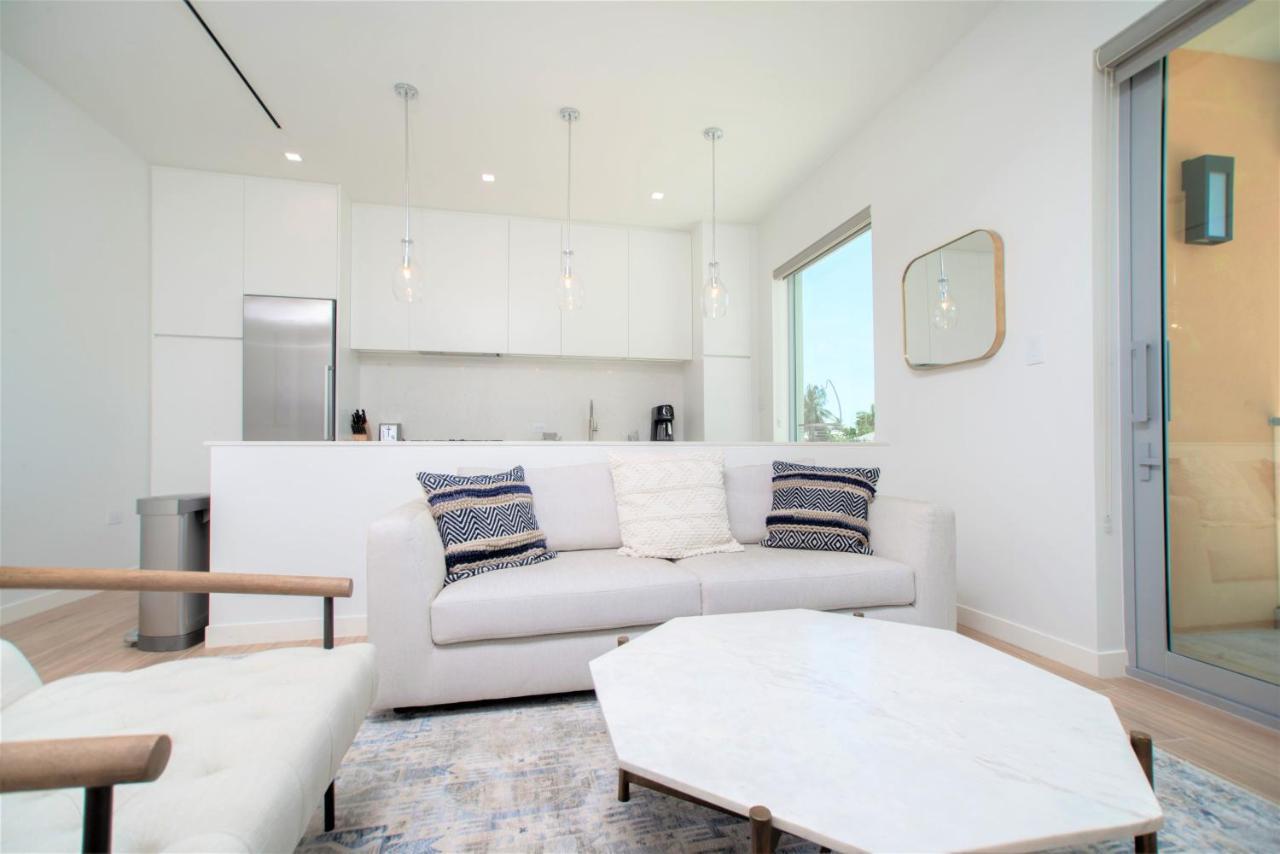 Cayman Luxury Rentals At One Canal Point Джорджтаун Экстерьер фото