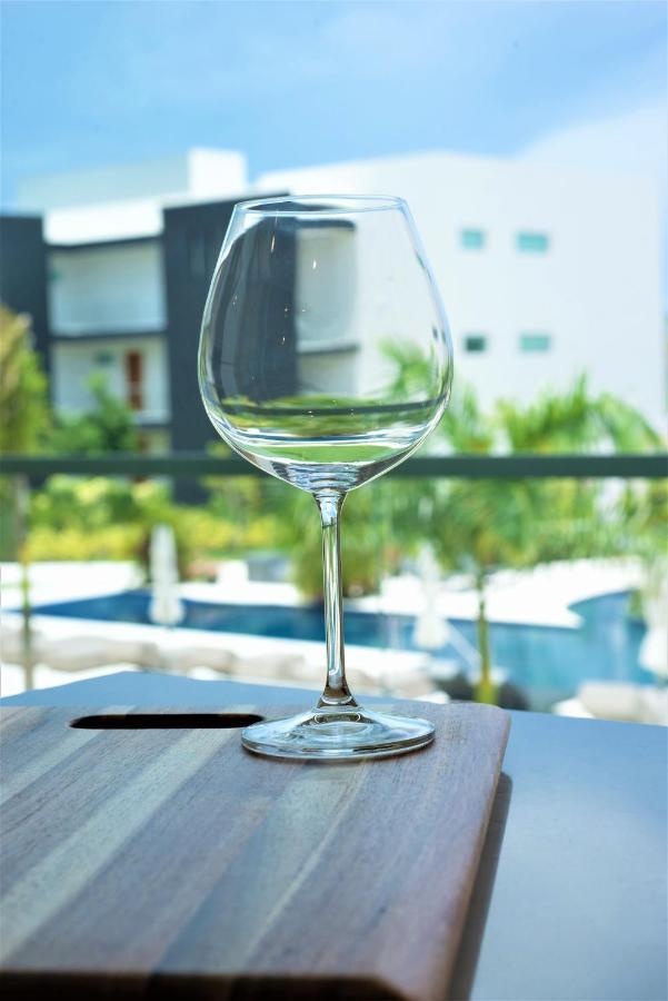 Cayman Luxury Rentals At One Canal Point Джорджтаун Экстерьер фото