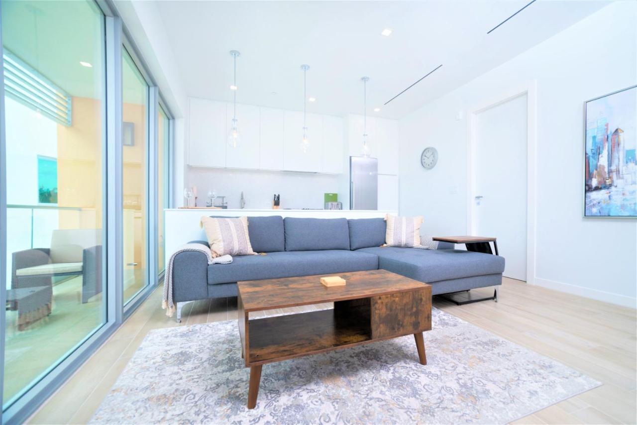 Cayman Luxury Rentals At One Canal Point Джорджтаун Экстерьер фото