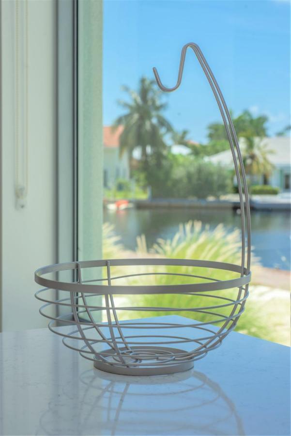 Cayman Luxury Rentals At One Canal Point Джорджтаун Экстерьер фото