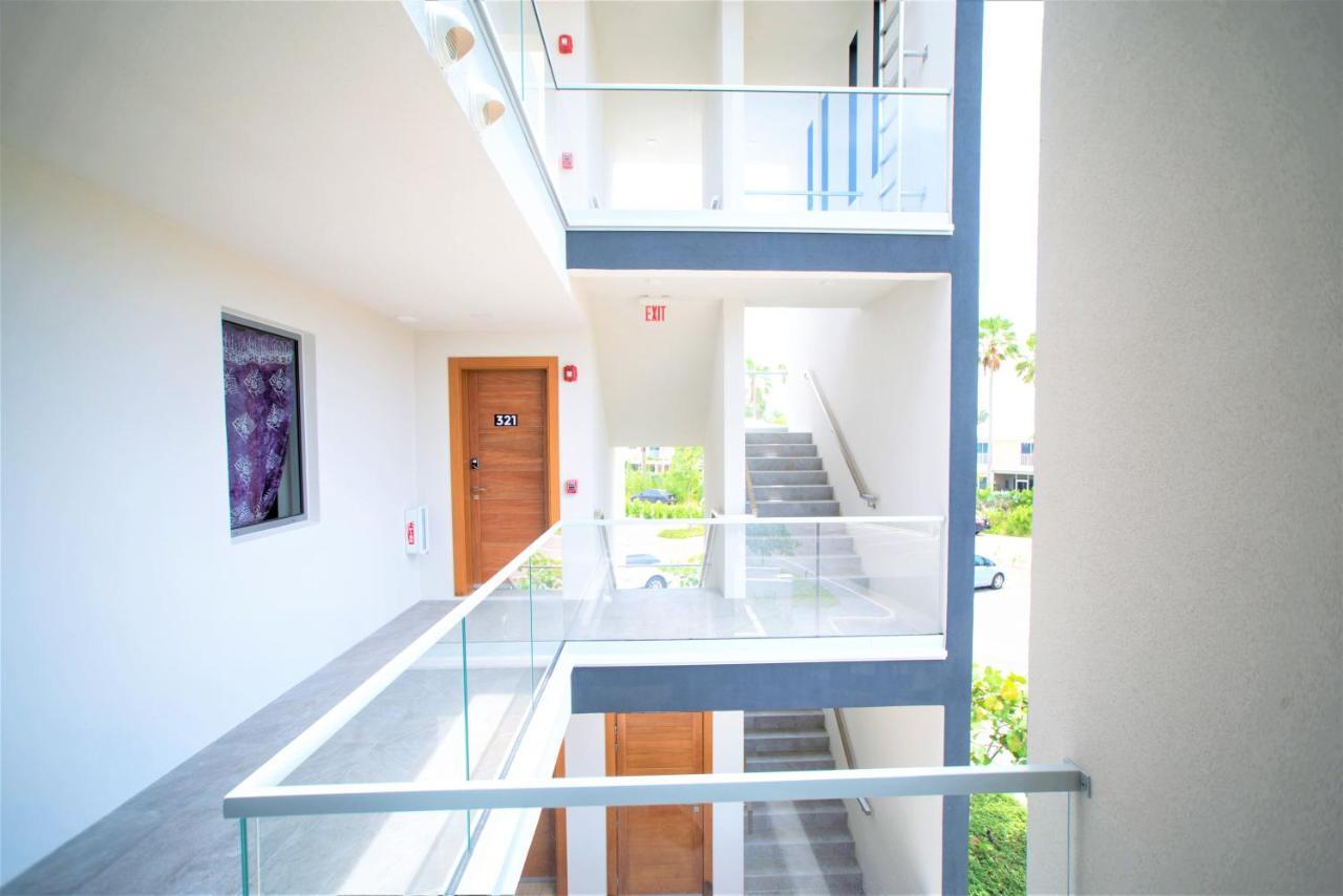 Cayman Luxury Rentals At One Canal Point Джорджтаун Экстерьер фото