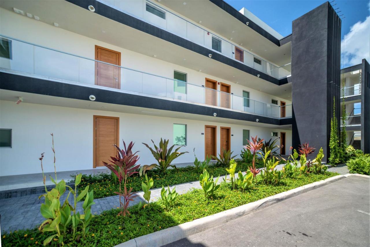 Cayman Luxury Rentals At One Canal Point Джорджтаун Экстерьер фото