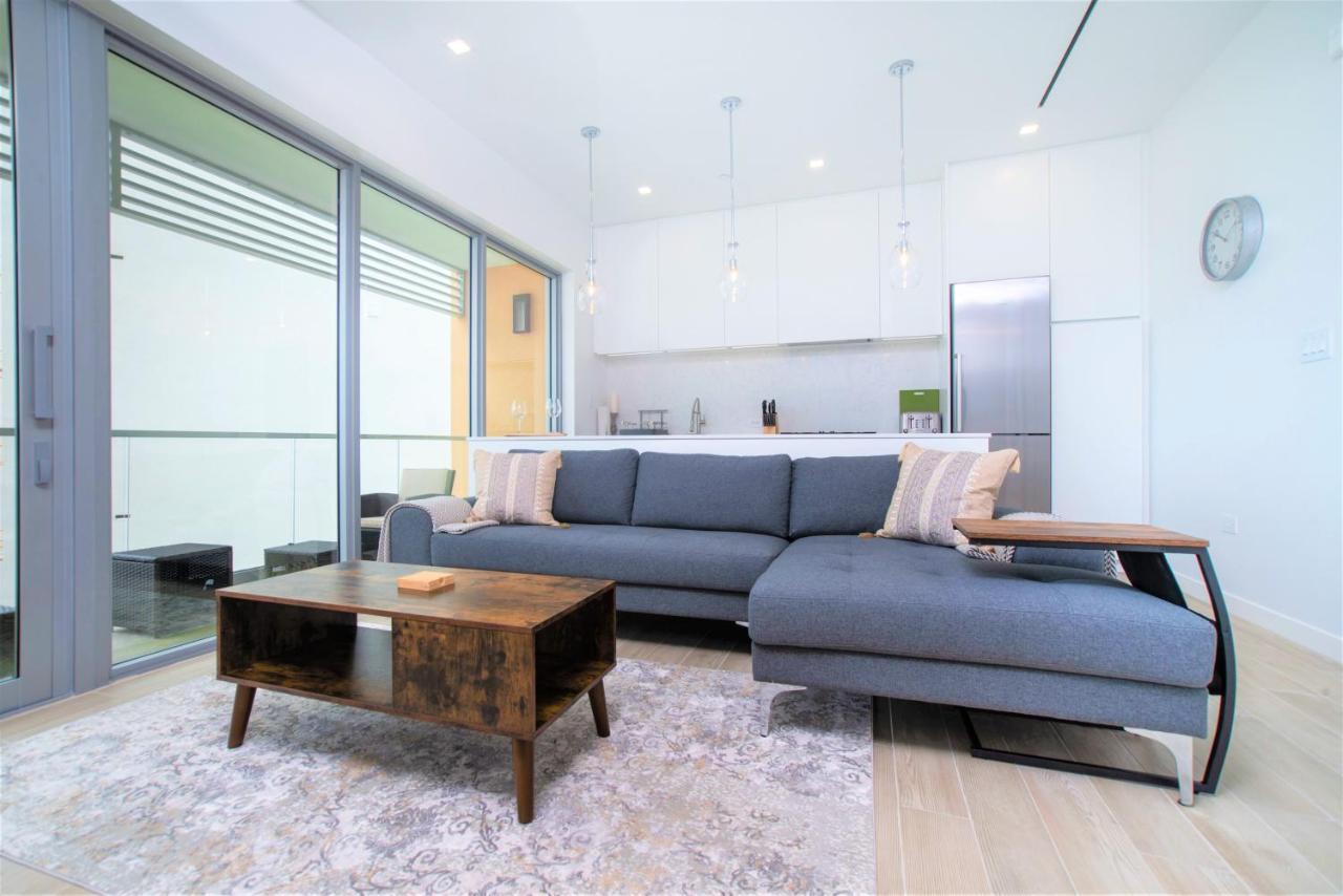Cayman Luxury Rentals At One Canal Point Джорджтаун Экстерьер фото