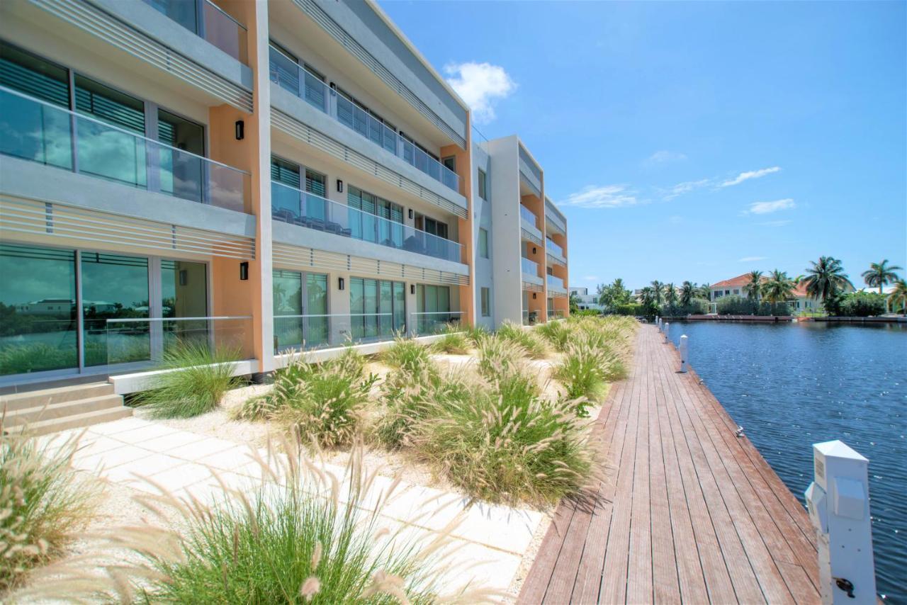 Cayman Luxury Rentals At One Canal Point Джорджтаун Экстерьер фото