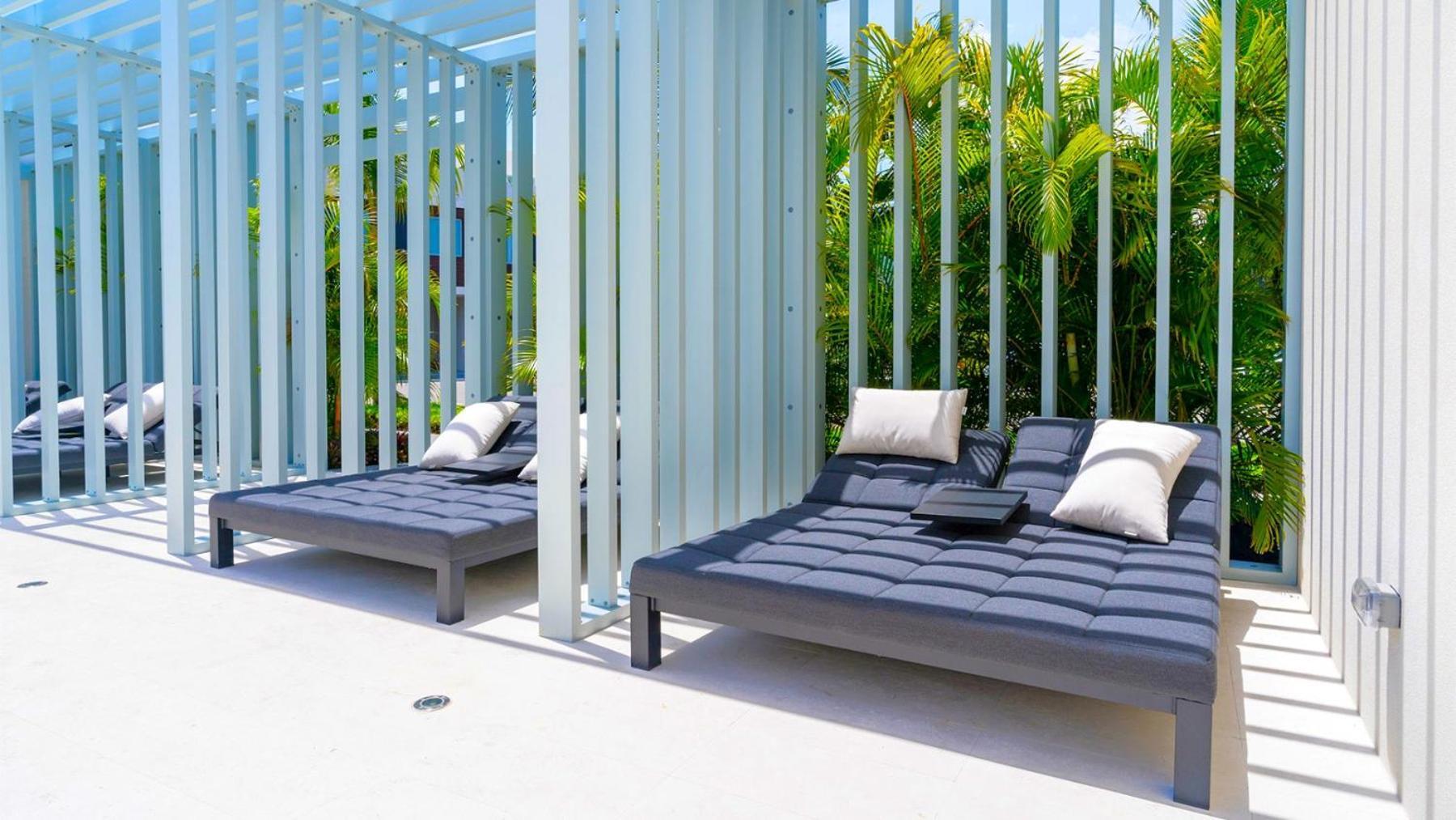 Cayman Luxury Rentals At One Canal Point Джорджтаун Экстерьер фото