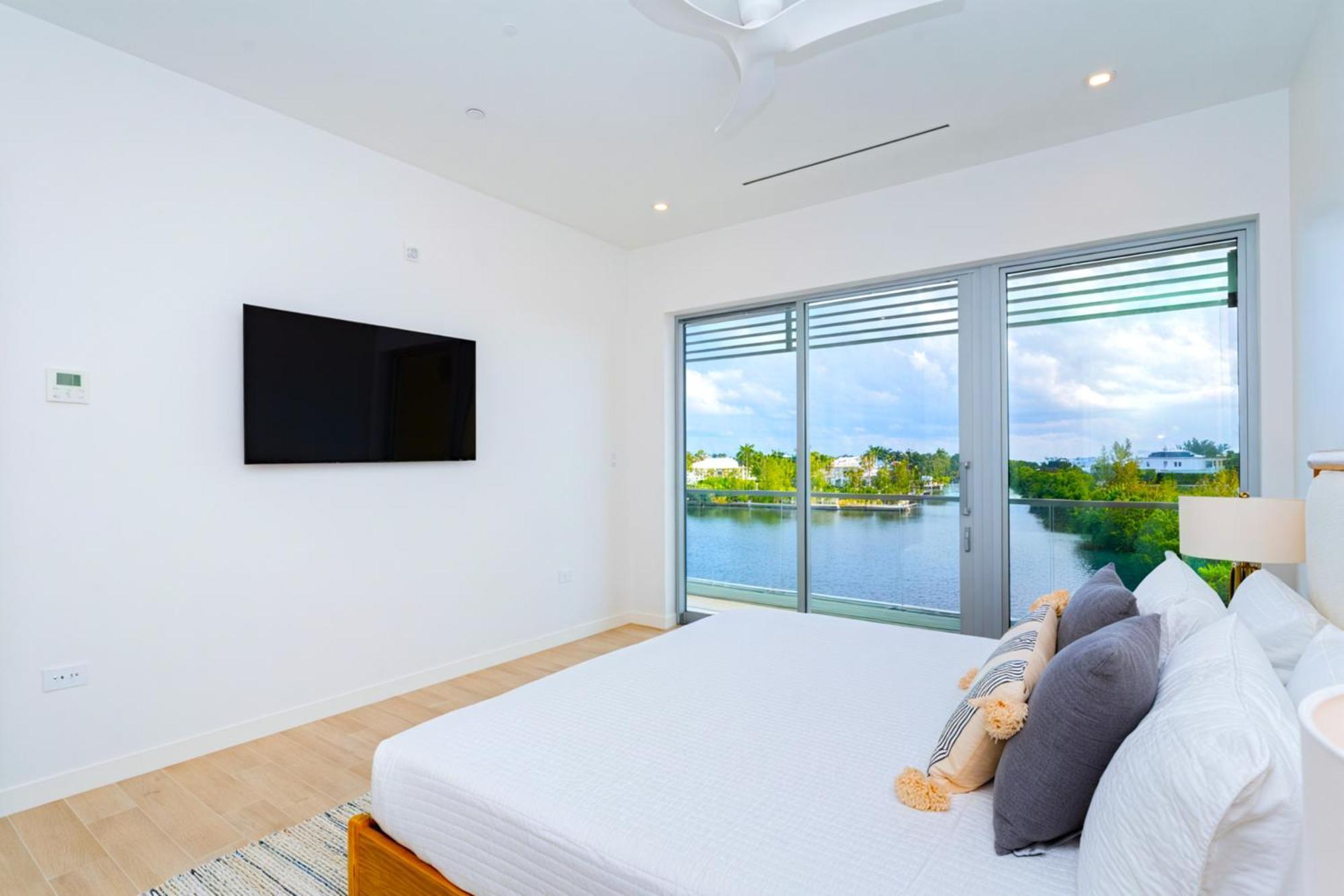 Cayman Luxury Rentals At One Canal Point Джорджтаун Экстерьер фото