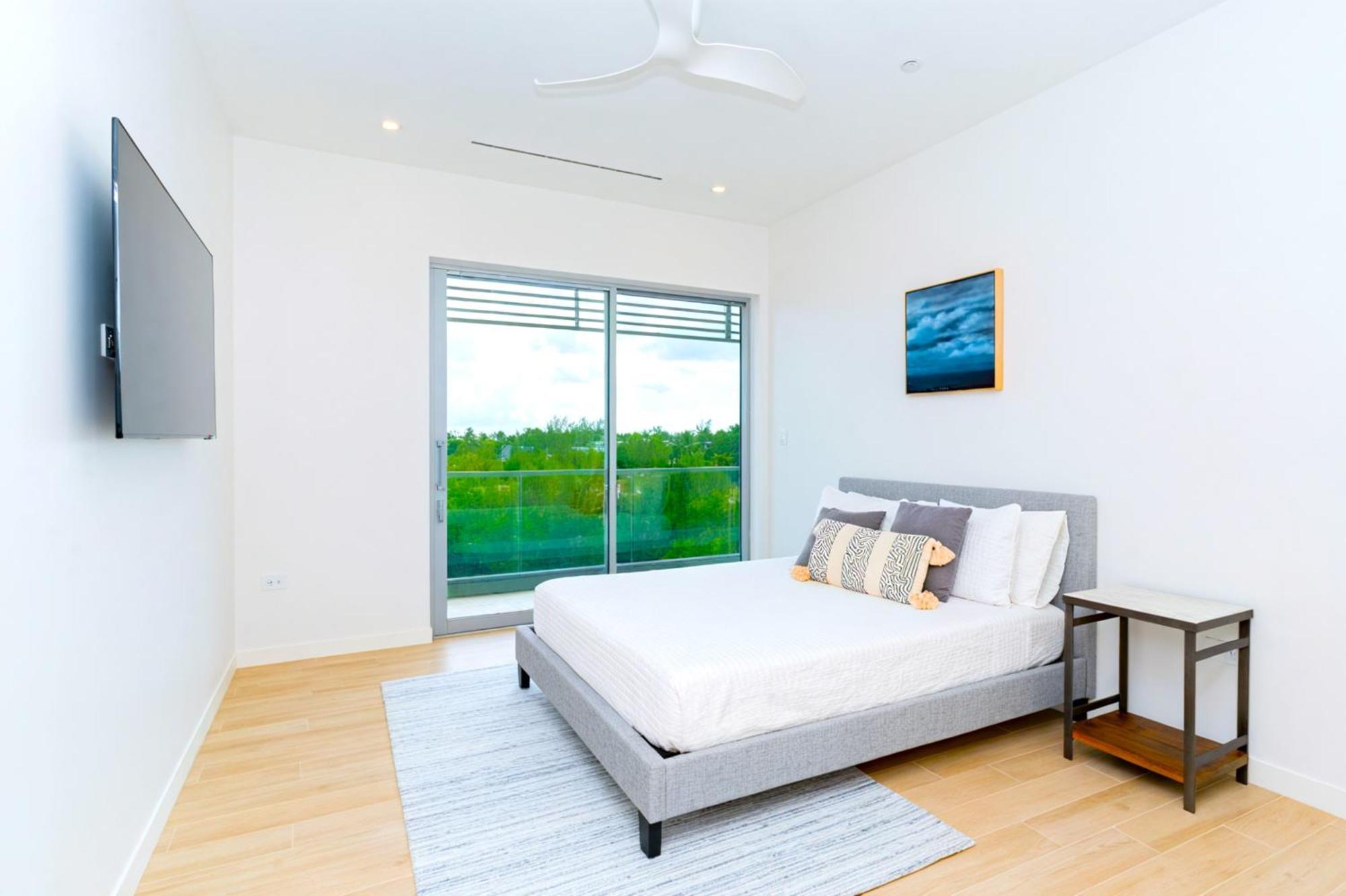 Cayman Luxury Rentals At One Canal Point Джорджтаун Экстерьер фото
